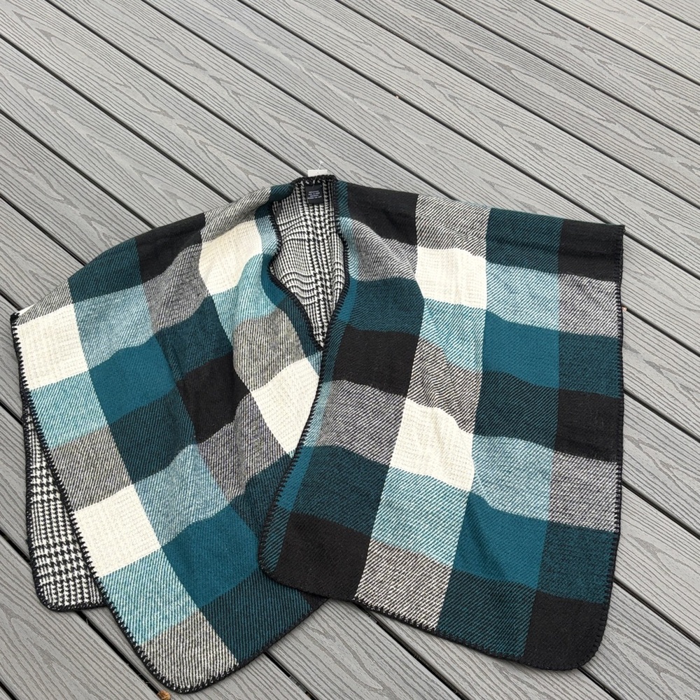 Plaid Blanket Scarf/ Shawl in Teal, Black, and White
